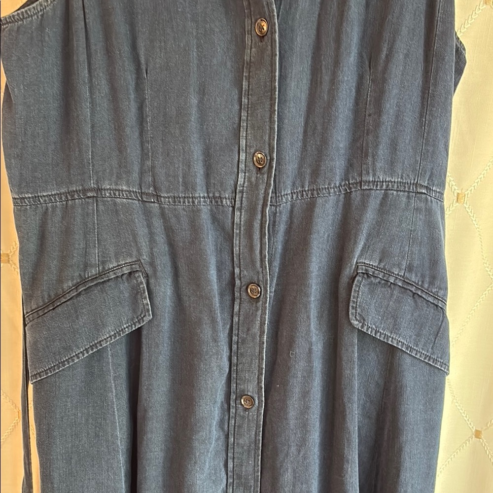 BANANA REPUBLIC Sleeveless lightweight Denim/lyocell Button-Up dress. - Picture 3 of 7